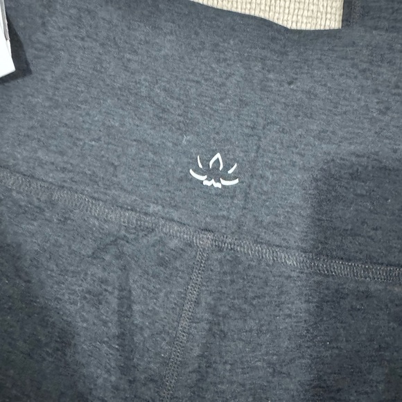 Beyond Yoga Spacedye Centered
Midi Legging in Darkest Night NWT M - Picture 3 of 7